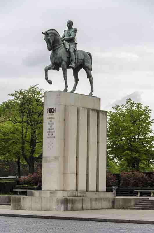 68 - Francia - Paris - monumento a Foch.jpg